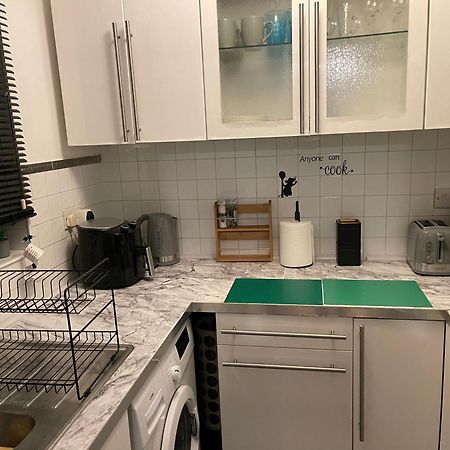 Cosy Flat Behind A Creekbeach In Grays Exterior photo